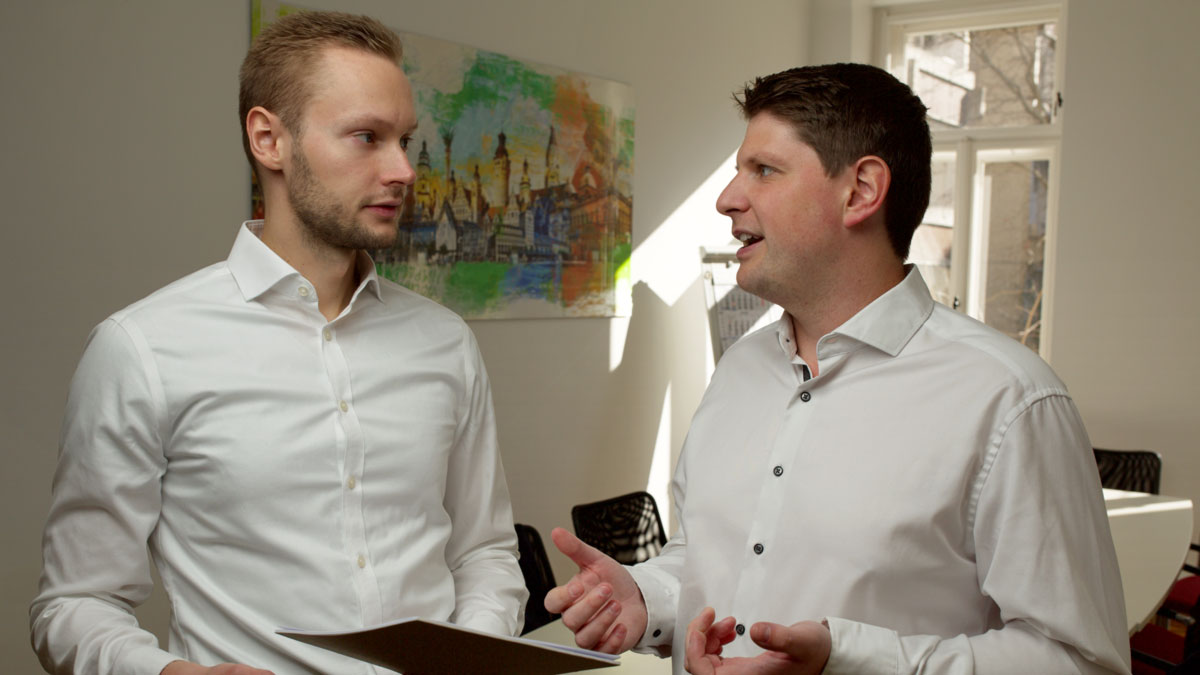 Sven Schwarzat und Kevin Rader von der RS WohnWerte GmbH
